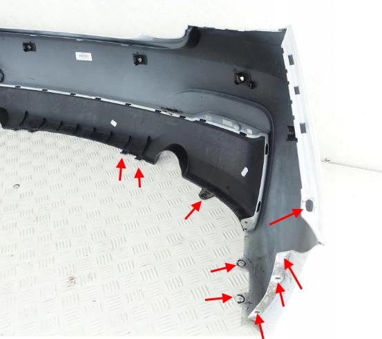 места крепления заднего бампера BMW 2-серии (F22, F23)