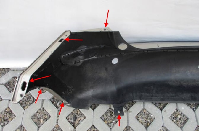 rear bumper mounting points Lancia Musa (2004-2012)