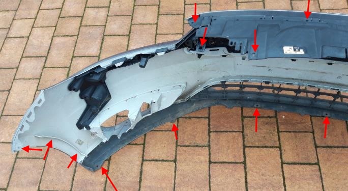 Befestigungspunkte der vorderen Stoßstange Ford Focus 4 (2018+)