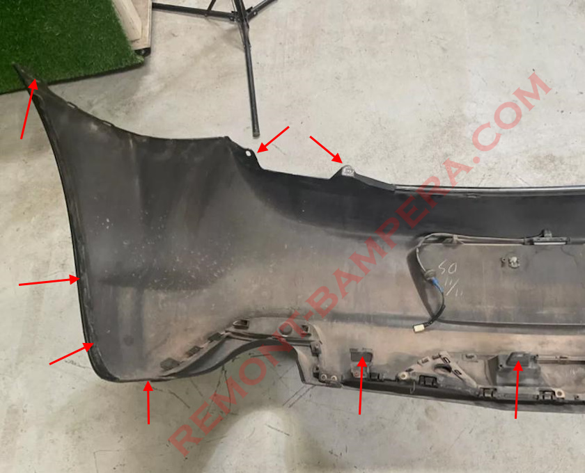 Schéma de montage du pare-chocs arrière de la Mazda RX-8 (2003-2012)