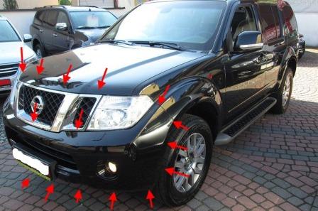 Befestigungspunkte der vorderen Stoßstange Nissan Pathfinder (2005-2014)