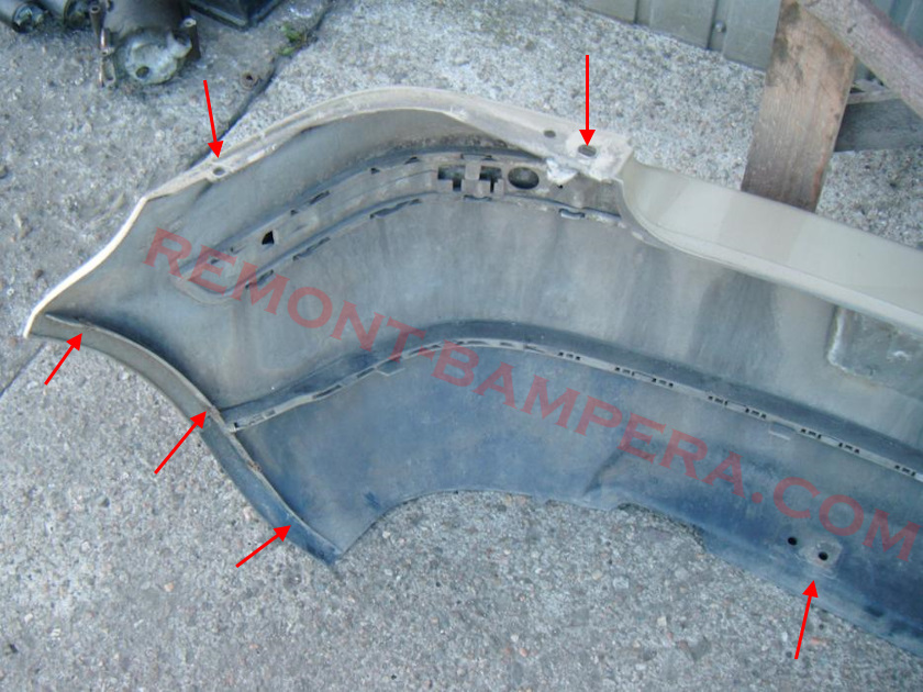 Posizioni di montaggio del paraurti posteriore della VW Golf 4